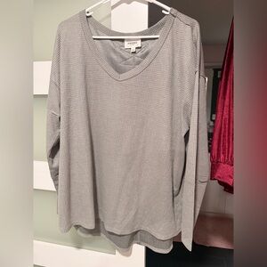 Andree Women's Light Gray V-Neck Tunic